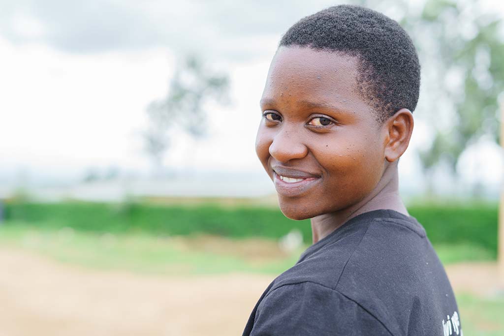 Lea, 18, deltar i ett program för tonårsmödrar som drivs av Kvinna till Kvinnas partnerorganisation Empower Rwanda. Foto: Gloria Powell