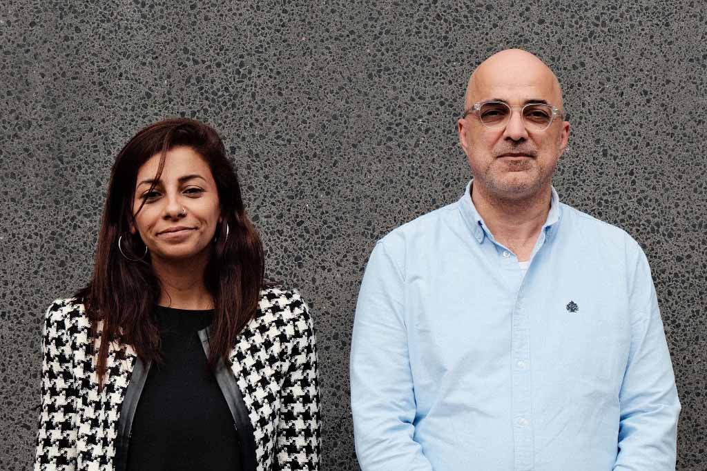 Digitala experterna Lama Nazeeh och Nadim Nashif på organisationen 7amleh vill se hårdare reglering kring AI. Foto: Kvinna till Kvinna/Anna Casparsson